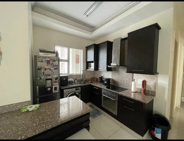 2 BEDROOM APARTMENT FOR SALE IN UMHLANGA RIDGE